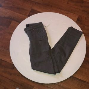 grey skinny pants